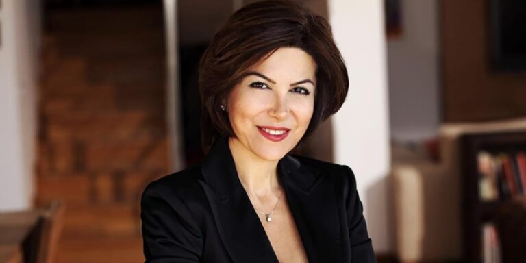 gazeteci sedef kabasa hapis cezasi verildi Mx9GBeLC.jpg