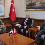 bakan-guler-suriye-genelkurmay-baskani-ile-gorustu-1S8nlMte.jpg