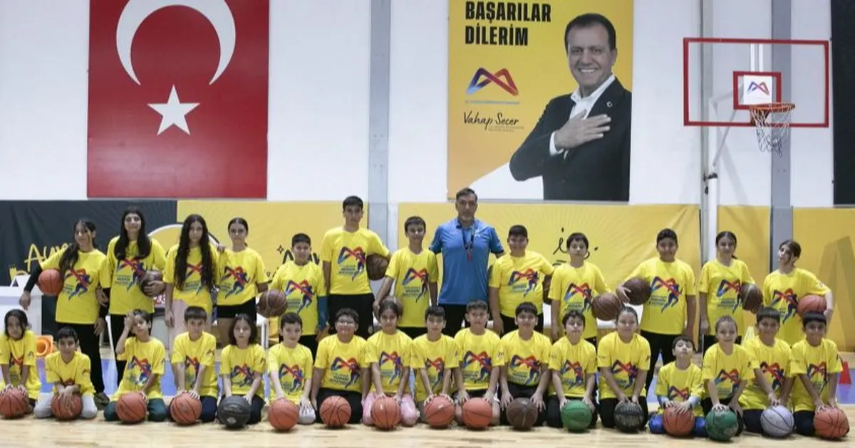 mersinde-ucretsiz-basketbol-kursuna-yogun-ilgi-bZMkxIMh.webp