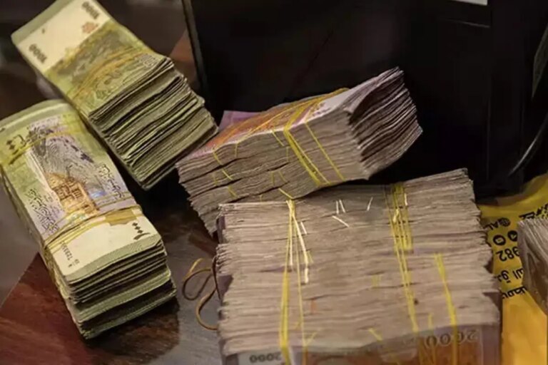suriye-paradan-iki-sifir-atildi-yeni-banknotlar-tedavule-girdi-qFbwF4e6.jpg