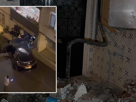 Gaziosmanpasada otomobil dogal gaz kutusuna carpti 3 katli bina tahliye edildi ub6jmTu3