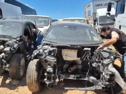 Yediemin otoparklarinda 15 milyar liralik vurgun 32 gozalti AmEvUUNW